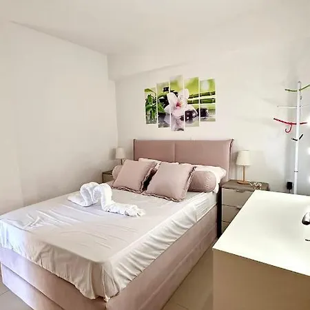 Apartment Gabrielle With Private Parking